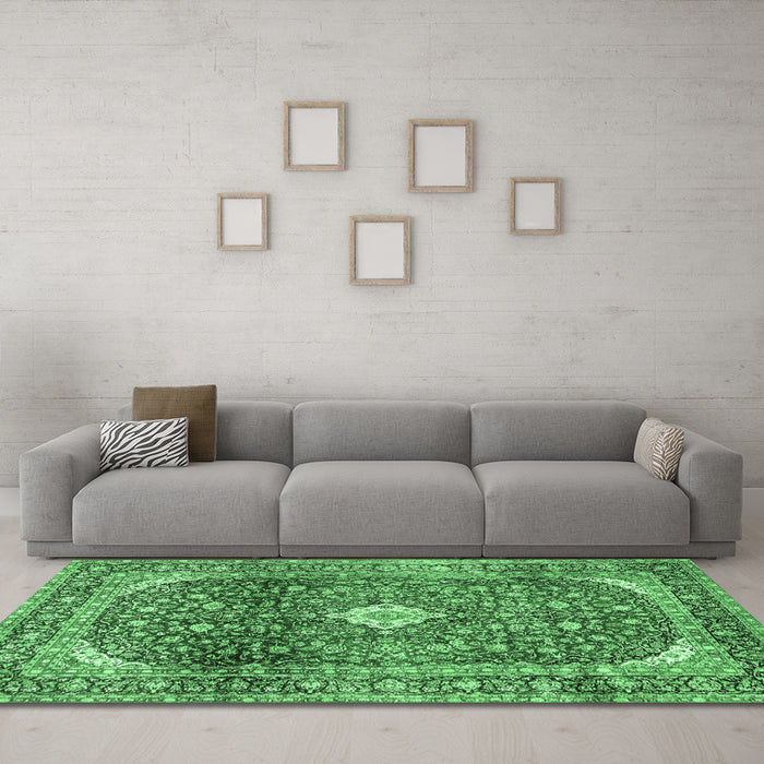 Machine Washable Persian Emerald Green Traditional Area Rugs in a Living Room,, wshtr3176emgrn