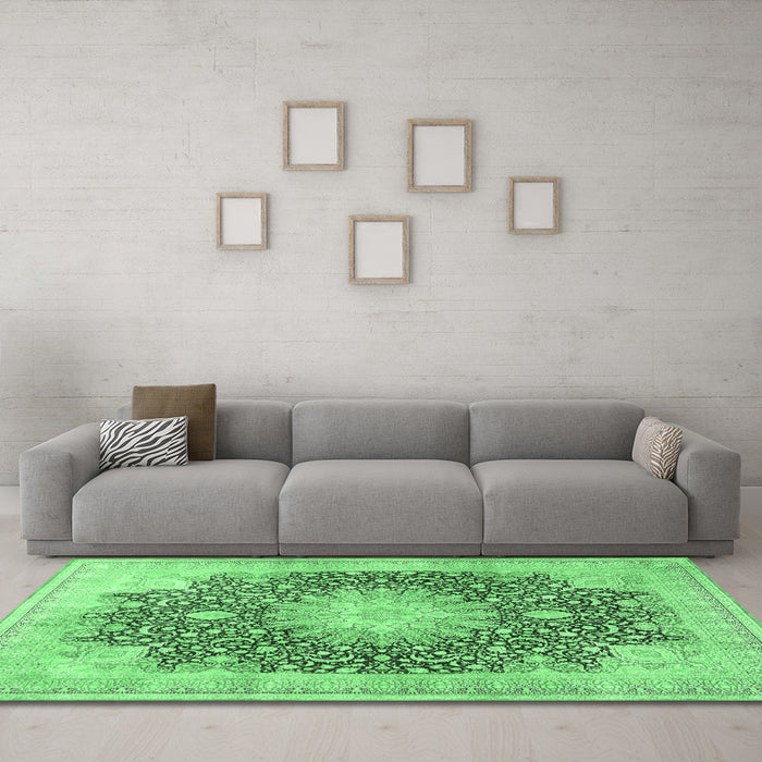 Machine Washable Medallion Emerald Green Traditional Area Rugs in a Living Room,, wshtr3177emgrn