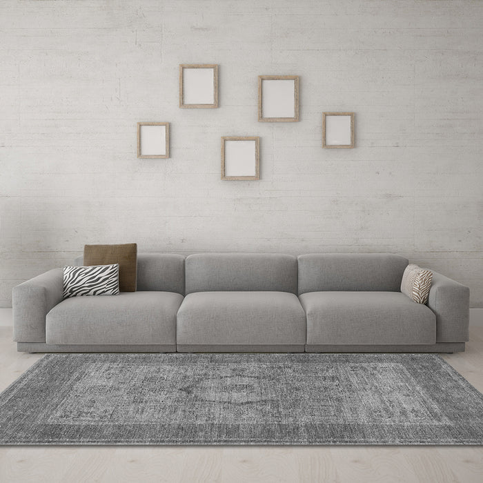 Machine Washable Medallion Gray Traditional Rug in a Living Room,, wshtr3178gry