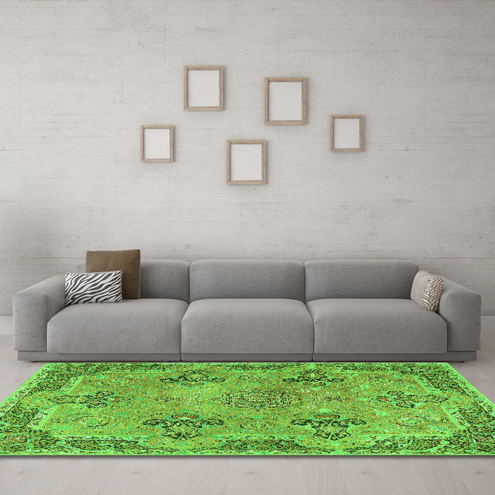 Machine Washable Persian Green Traditional Area Rugs in a Living Room,, wshtr3179grn