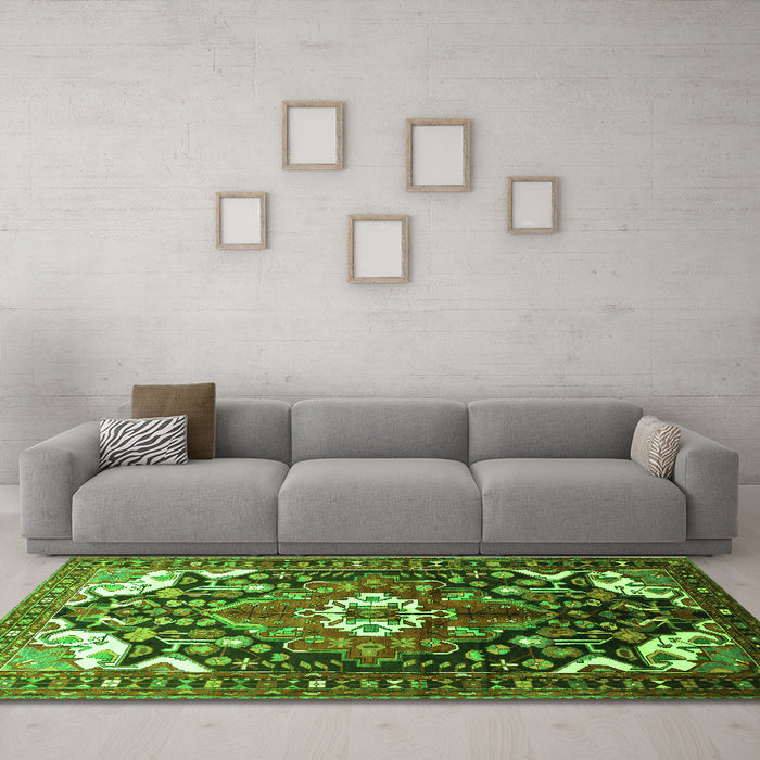 Machine Washable Persian Green Traditional Area Rugs in a Living Room,, wshtr317grn