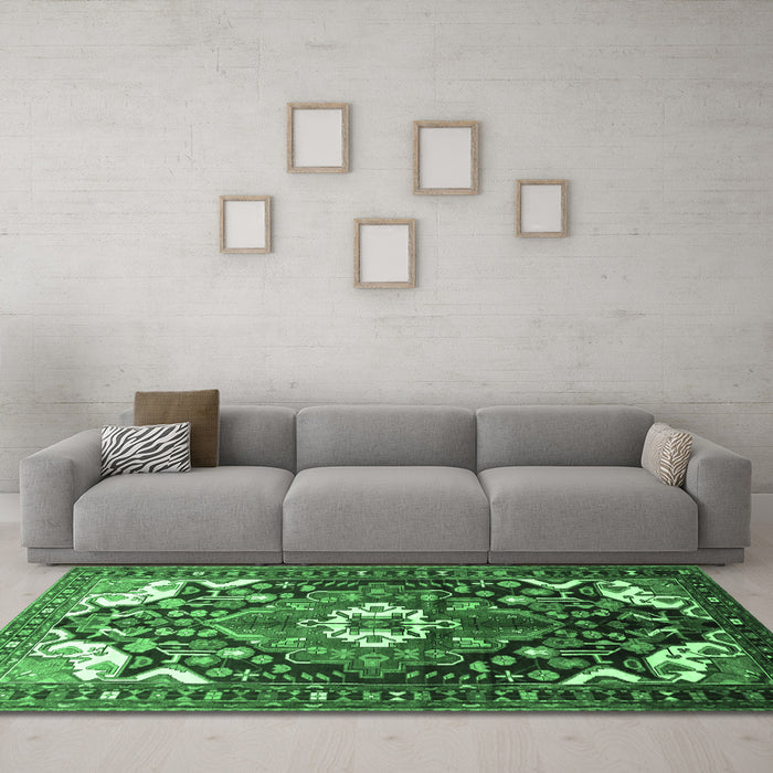 Machine Washable Persian Emerald Green Traditional Area Rugs in a Living Room,, wshtr317emgrn