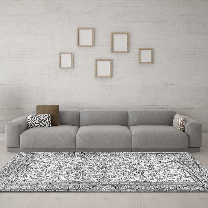 Machine Washable Persian Gray Traditional Rug in a Living Room,, wshtr3182gry