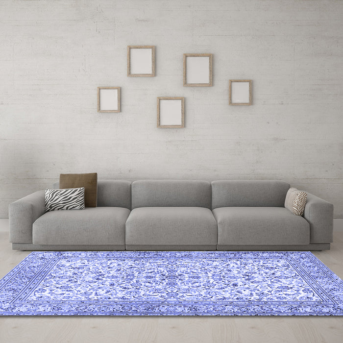 Machine Washable Persian Blue Traditional Rug in a Living Room, wshtr3182blu