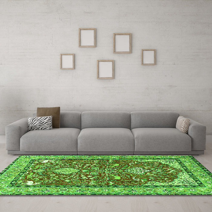 Machine Washable Animal Green Traditional Area Rugs in a Living Room,, wshtr3183grn
