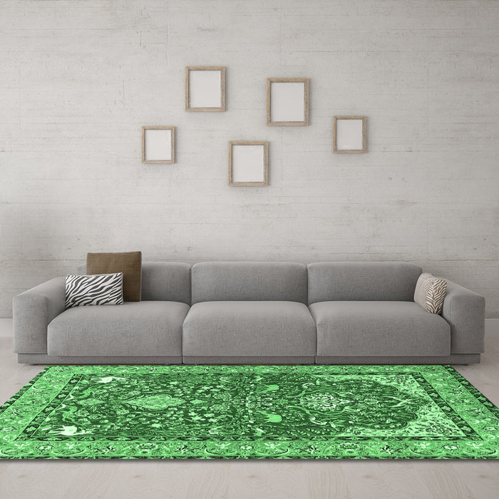 Machine Washable Animal Emerald Green Traditional Area Rugs in a Living Room,, wshtr3183emgrn