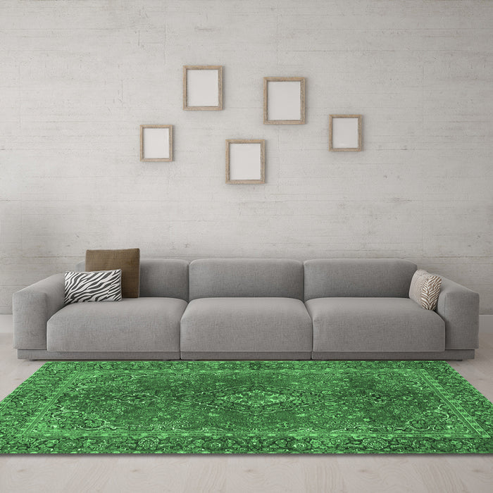 Machine Washable Persian Emerald Green Traditional Area Rugs in a Living Room,, wshtr3184emgrn