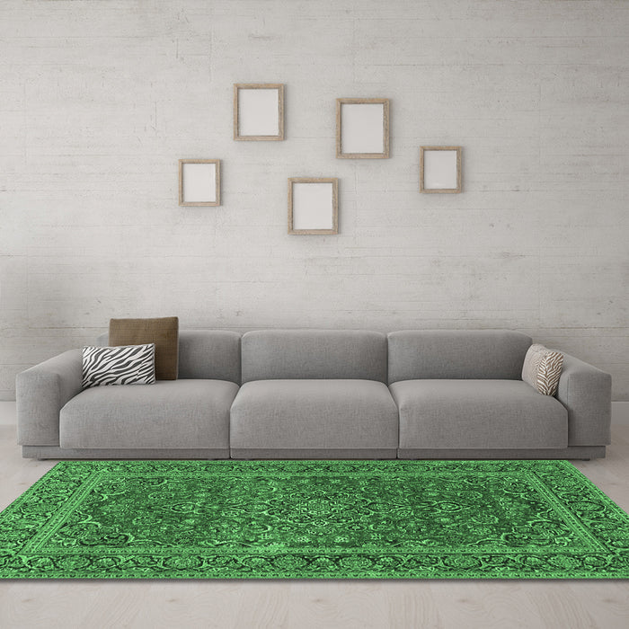 Machine Washable Persian Emerald Green Traditional Area Rugs in a Living Room,, wshtr3185emgrn