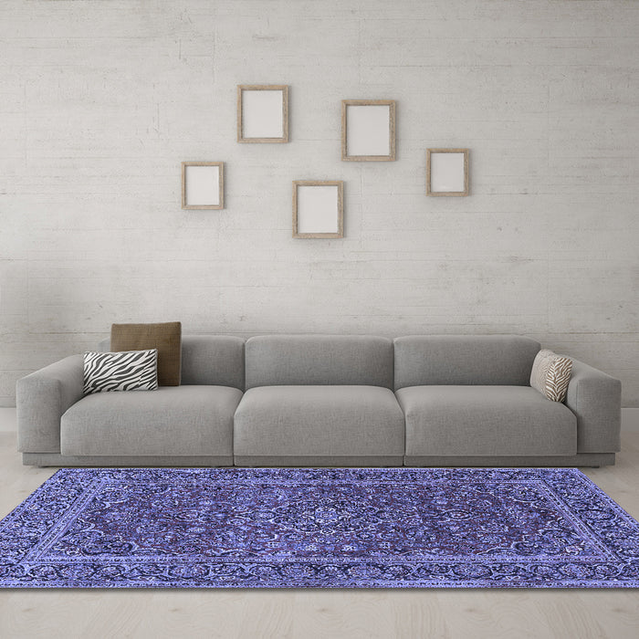 Machine Washable Persian Blue Traditional Rug in a Living Room, wshtr3185blu