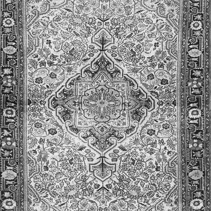 Serging Thickness of Machine Washable Persian Gray Traditional Rug, wshtr3186gry