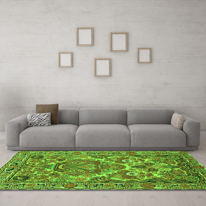Machine Washable Persian Green Traditional Area Rugs in a Living Room,, wshtr3187grn