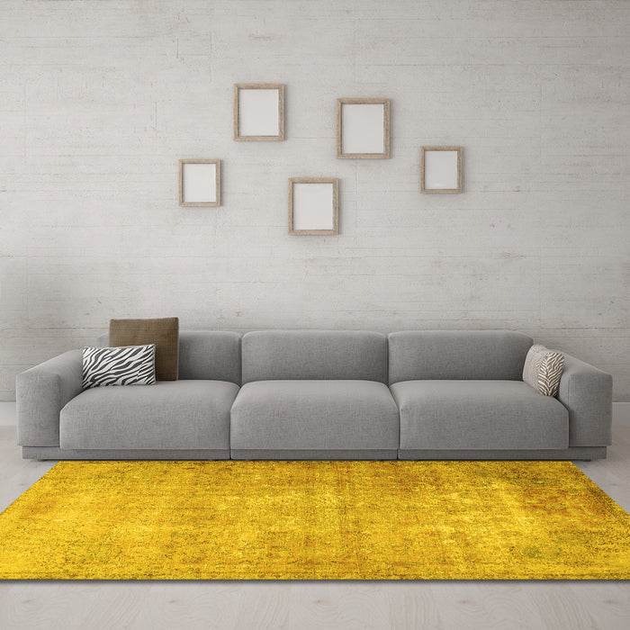 Machine Washable Persian Yellow Traditional Rug in a Living Room, wshtr3189yw