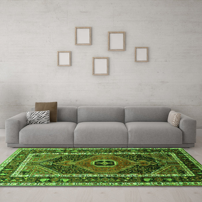 Machine Washable Persian Green Traditional Area Rugs in a Living Room,, wshtr318grn