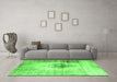 Machine Washable Persian Green Traditional Area Rugs in a Living Room,, wshtr3190grn