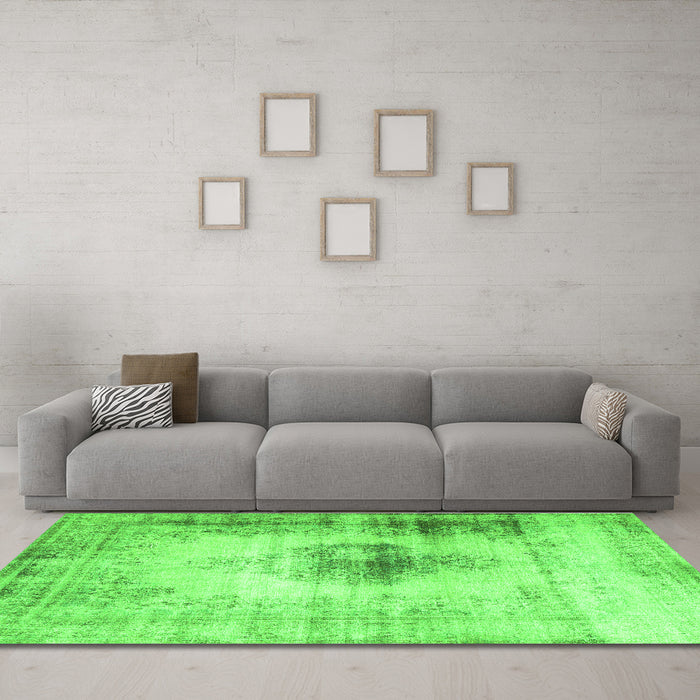 Machine Washable Persian Green Traditional Area Rugs in a Living Room,, wshtr3190grn