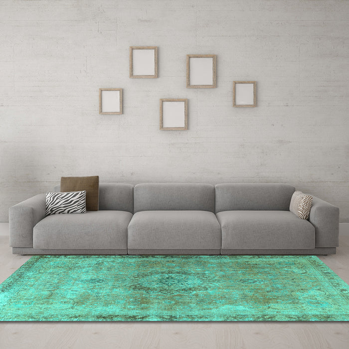 Machine Washable Persian Turquoise Traditional Area Rugs in a Living Room,, wshtr3192turq