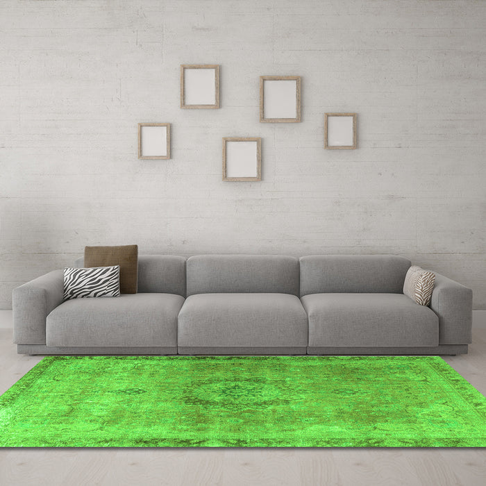 Machine Washable Persian Green Traditional Area Rugs in a Living Room,, wshtr3192grn