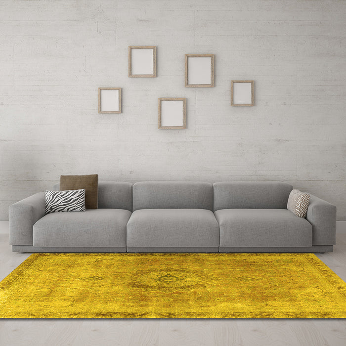 Machine Washable Persian Yellow Traditional Rug in a Living Room, wshtr3192yw