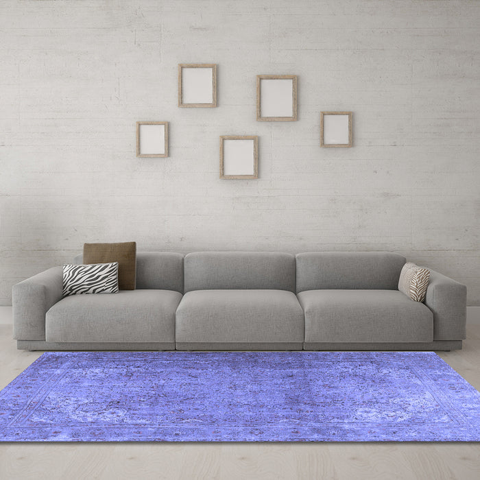 Machine Washable Persian Blue Traditional Rug in a Living Room, wshtr3193blu