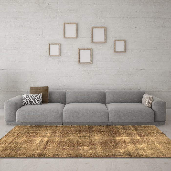 Machine Washable Persian Brown Traditional Rug in a Living Room,, wshtr3195brn