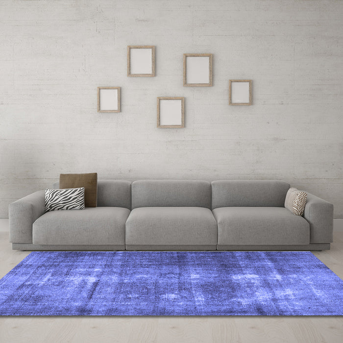 Machine Washable Persian Blue Traditional Rug in a Living Room, wshtr3195blu