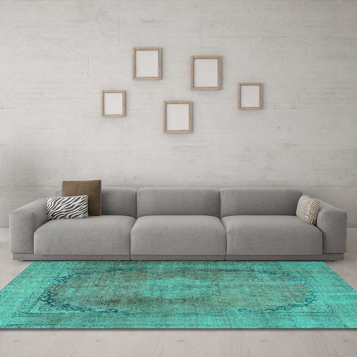 Machine Washable Persian Turquoise Traditional Area Rugs in a Living Room,, wshtr3196turq