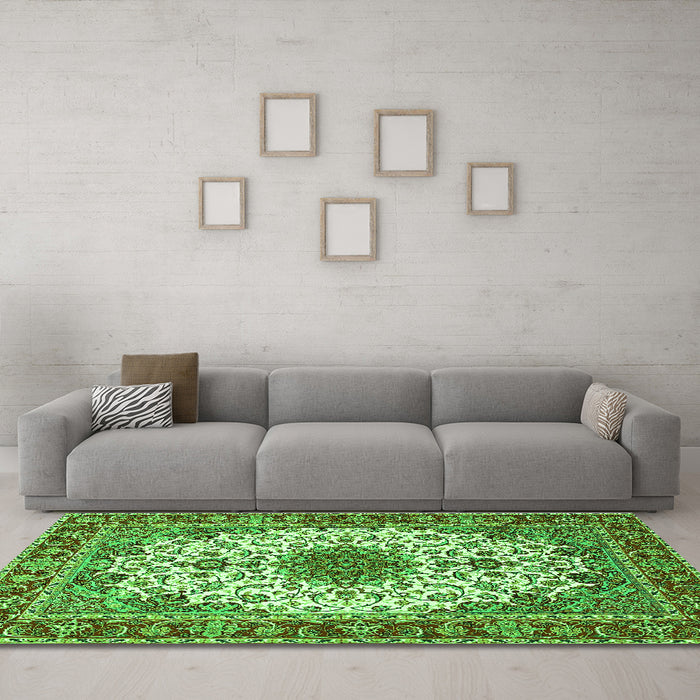Machine Washable Persian Green Traditional Area Rugs in a Living Room,, wshtr3197grn