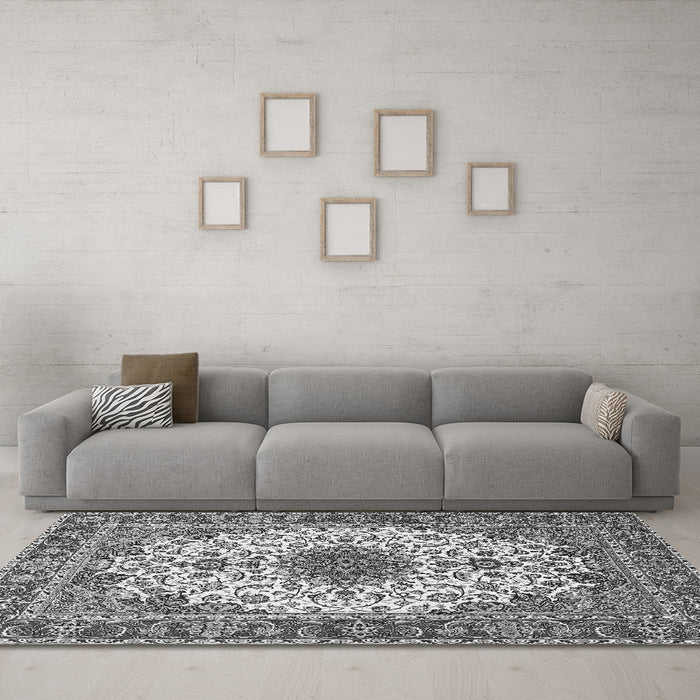 Machine Washable Persian Gray Traditional Rug in a Living Room,, wshtr3197gry