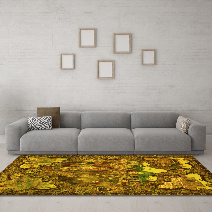 Machine Washable Animal Yellow Traditional Rug in a Living Room, wshtr31yw