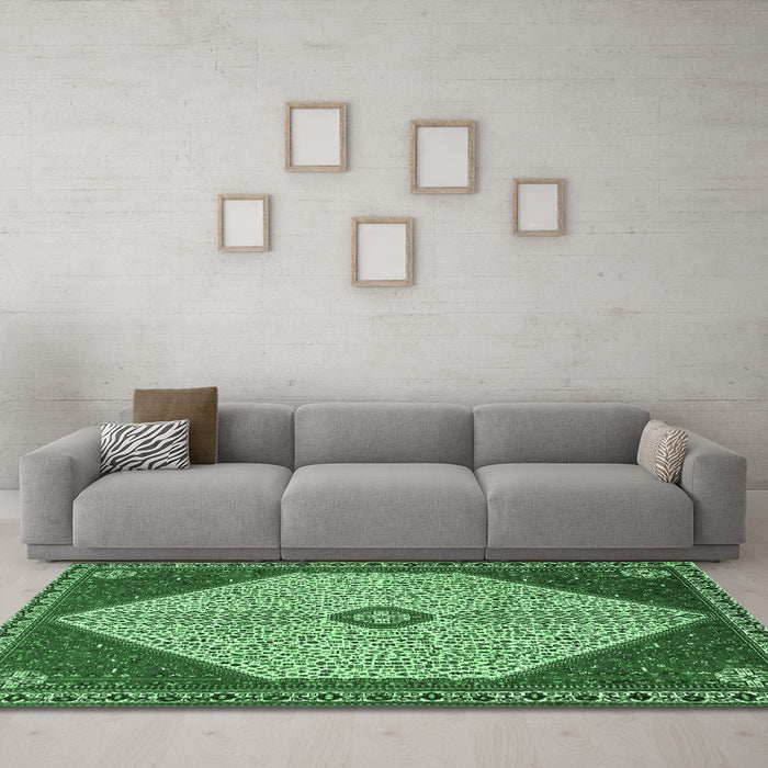 Machine Washable Persian Emerald Green Traditional Area Rugs in a Living Room,, wshtr3201emgrn