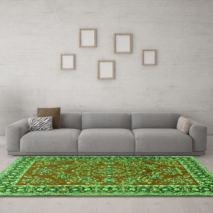 Machine Washable Persian Green Traditional Area Rugs in a Living Room,, wshtr3202grn
