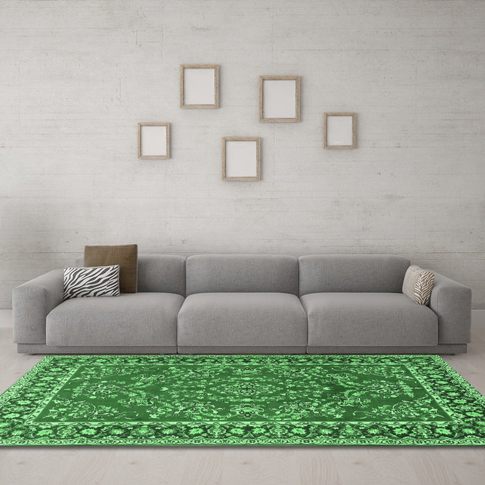 Machine Washable Persian Emerald Green Traditional Area Rugs in a Living Room,, wshtr3202emgrn