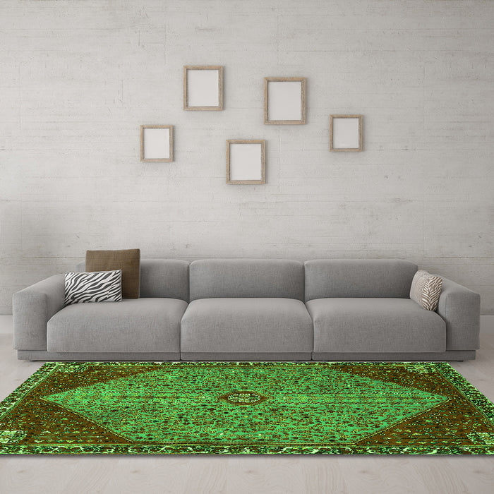 Machine Washable Persian Green Traditional Area Rugs in a Living Room,, wshtr3203grn