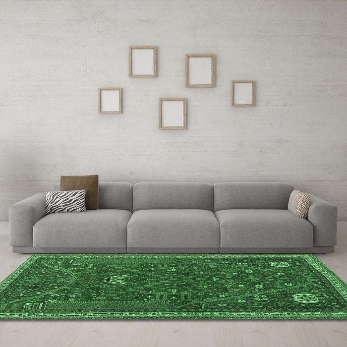 Machine Washable Persian Emerald Green Traditional Area Rugs in a Living Room,, wshtr3204emgrn