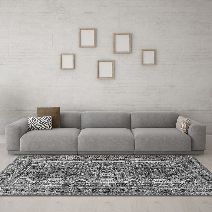 Machine Washable Persian Gray Traditional Rug in a Living Room,, wshtr3205gry