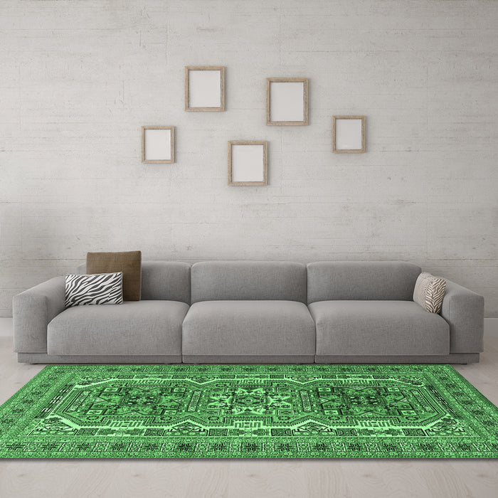 Machine Washable Persian Emerald Green Traditional Area Rugs in a Living Room,, wshtr3205emgrn