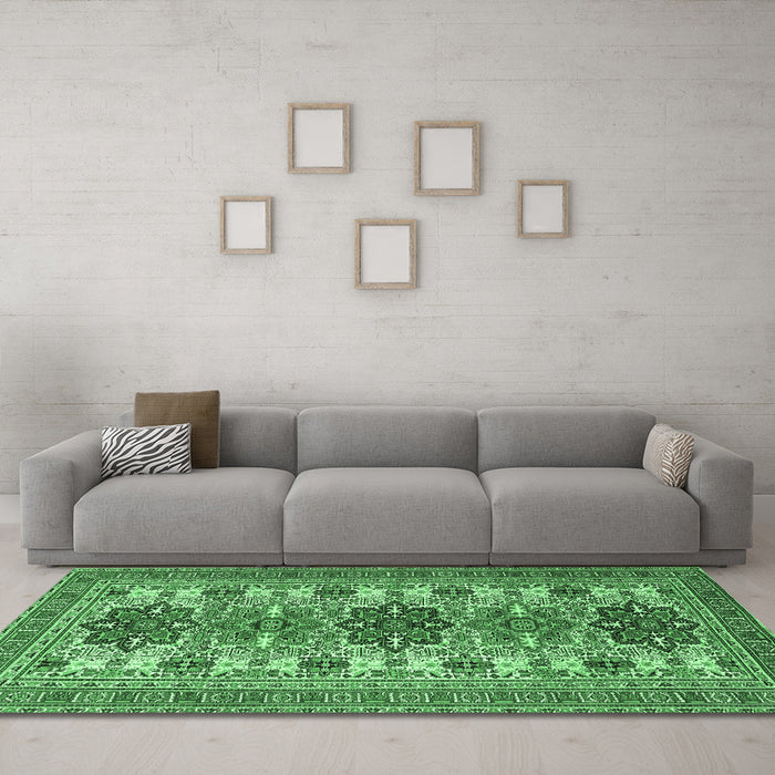 Machine Washable Persian Emerald Green Traditional Area Rugs in a Living Room,, wshtr3206emgrn