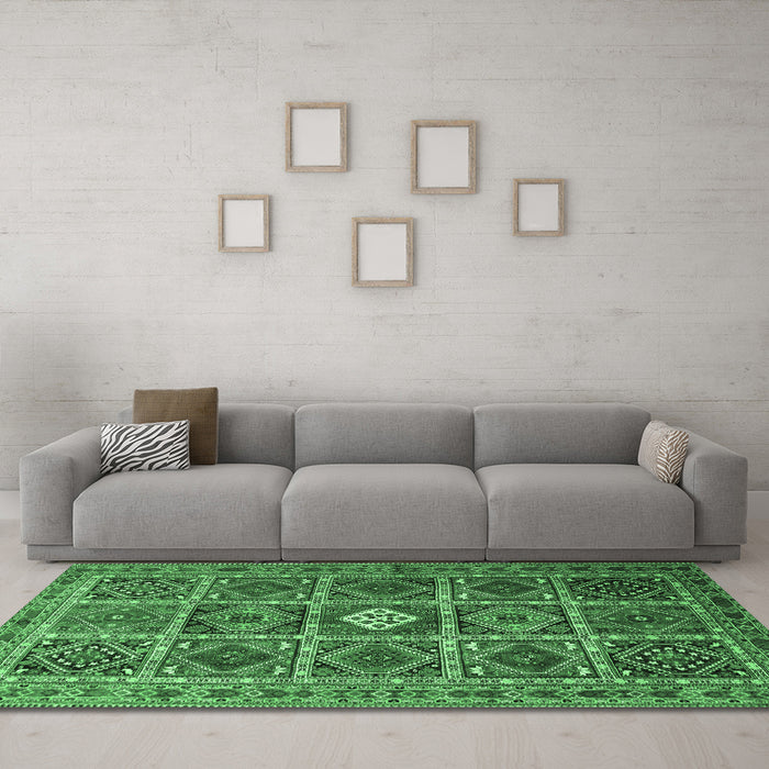 Machine Washable Persian Emerald Green Traditional Area Rugs in a Living Room,, wshtr3207emgrn