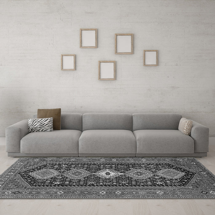 Machine Washable Persian Gray Traditional Rug in a Living Room,, wshtr3208gry