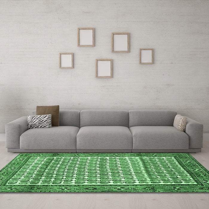 Machine Washable Persian Emerald Green Traditional Area Rugs in a Living Room,, wshtr320emgrn