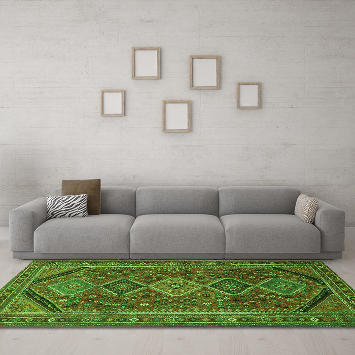 Machine Washable Persian Green Traditional Area Rugs in a Living Room,, wshtr3210grn