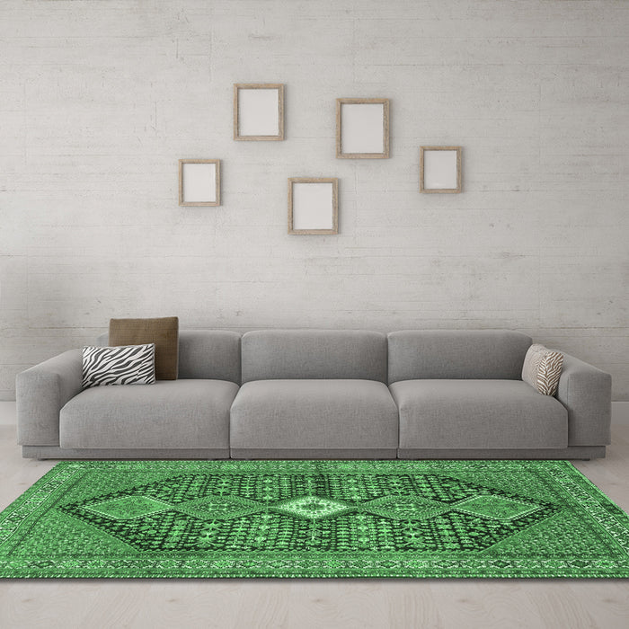 Machine Washable Persian Emerald Green Traditional Area Rugs in a Living Room,, wshtr3213emgrn