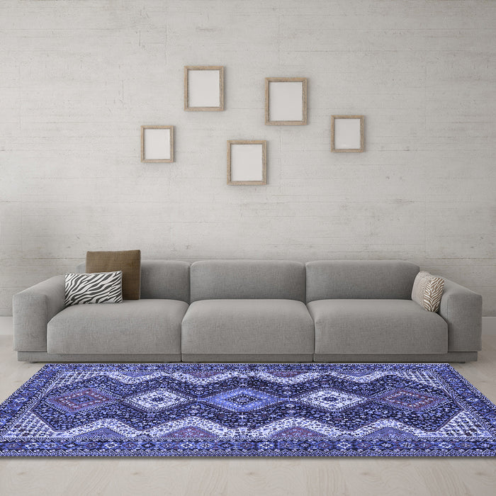 Machine Washable Persian Blue Traditional Rug in a Living Room, wshtr3214blu