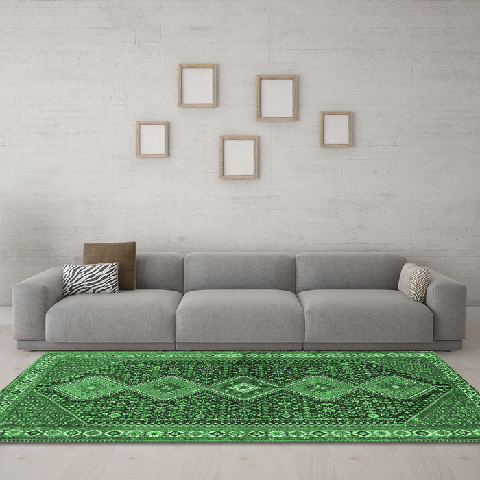 Machine Washable Persian Emerald Green Traditional Area Rugs in a Living Room,, wshtr3215emgrn