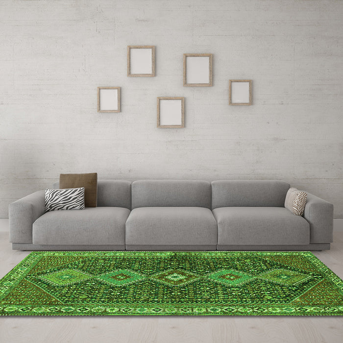 Machine Washable Persian Green Traditional Area Rugs in a Living Room,, wshtr3215grn