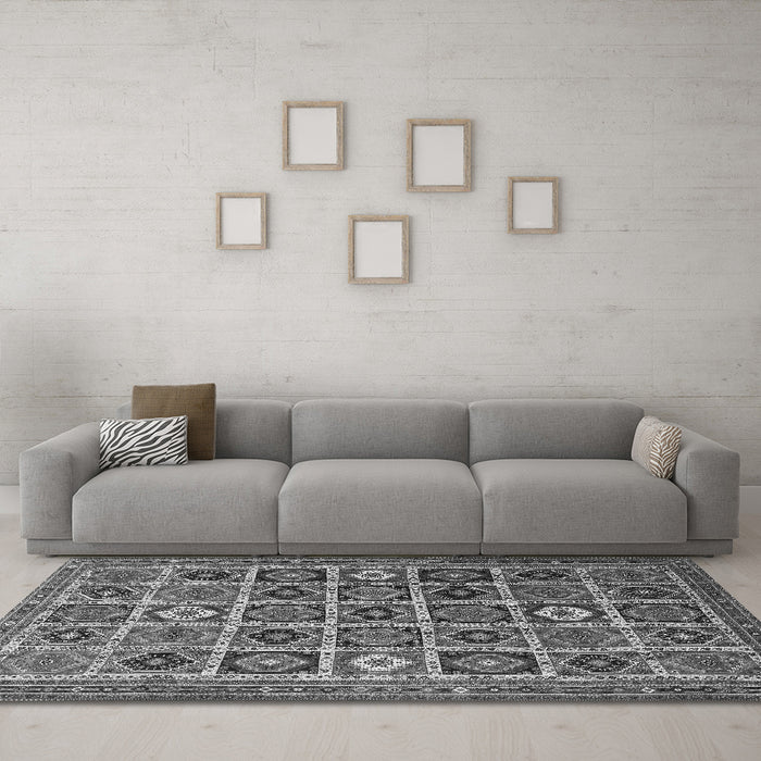 Machine Washable Persian Gray Traditional Rug in a Living Room,, wshtr3218gry