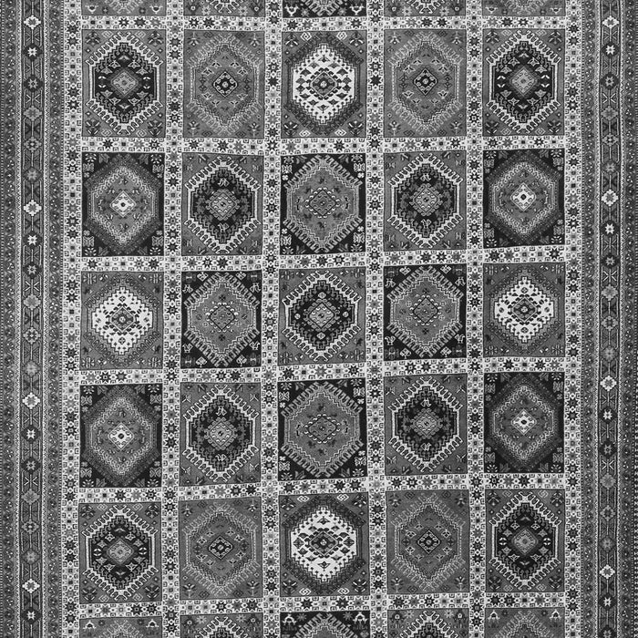 Serging Thickness of Machine Washable Persian Gray Traditional Rug, wshtr3218gry