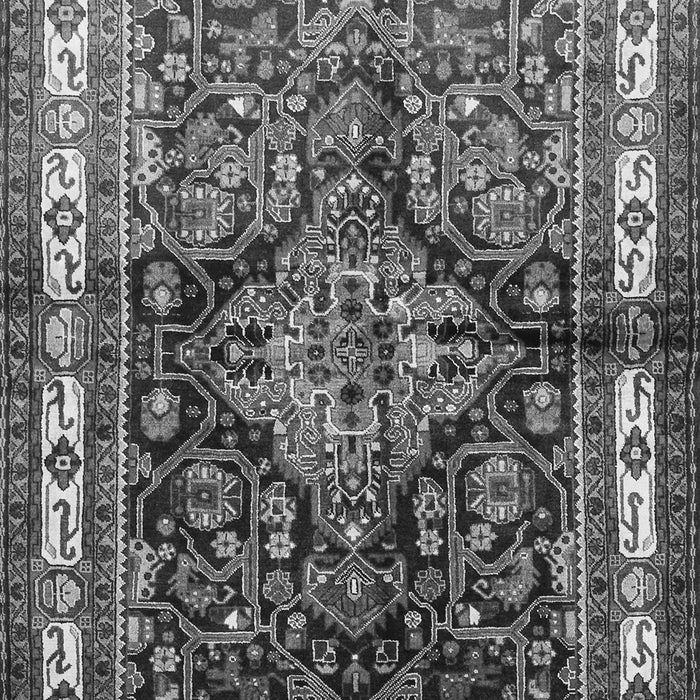 Serging Thickness of Machine Washable Persian Gray Traditional Rug, wshtr321gry