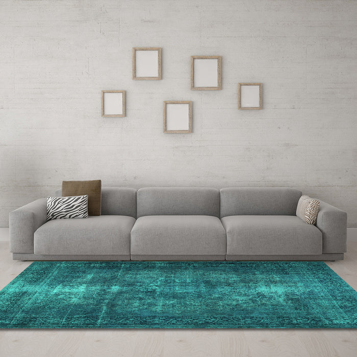 Machine Washable Persian Turquoise Traditional Area Rugs in a Living Room,, wshtr3222turq