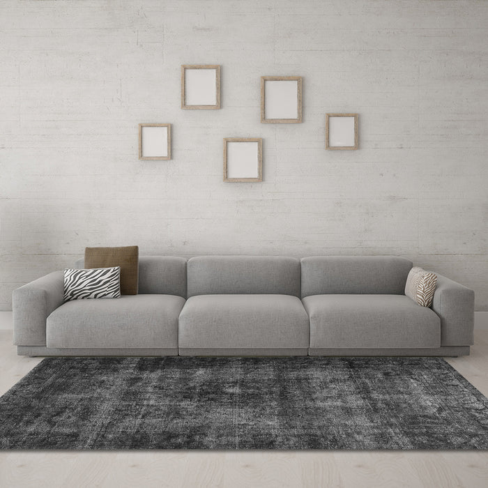 Machine Washable Persian Gray Traditional Rug in a Living Room,, wshtr3223gry